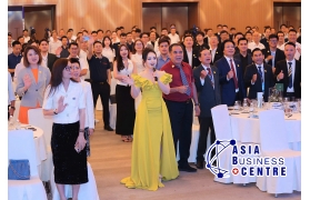 ​Nhan sắc và bản lĩnh của Host CEO Đặng Minh Anh tại Khai mạc Tân niên Cộng đồng Solar Toàn quốc 2026